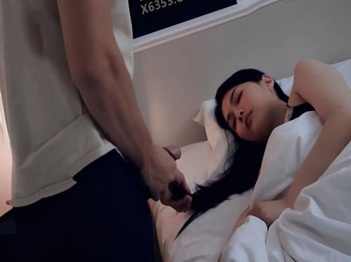 Uyuyan genç üvey annesinin yanında mastürbasyon yapan oğul keşfedildi ve öldürüldü