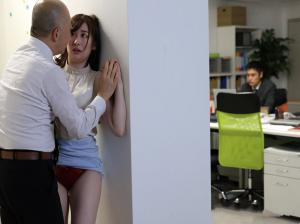 ภรรยาตัณหา fucks เจ้านายของเธอลับหลังสามีของเธอ